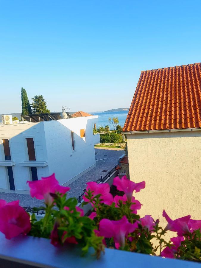 Apartments Aurora Kastela Exterior photo